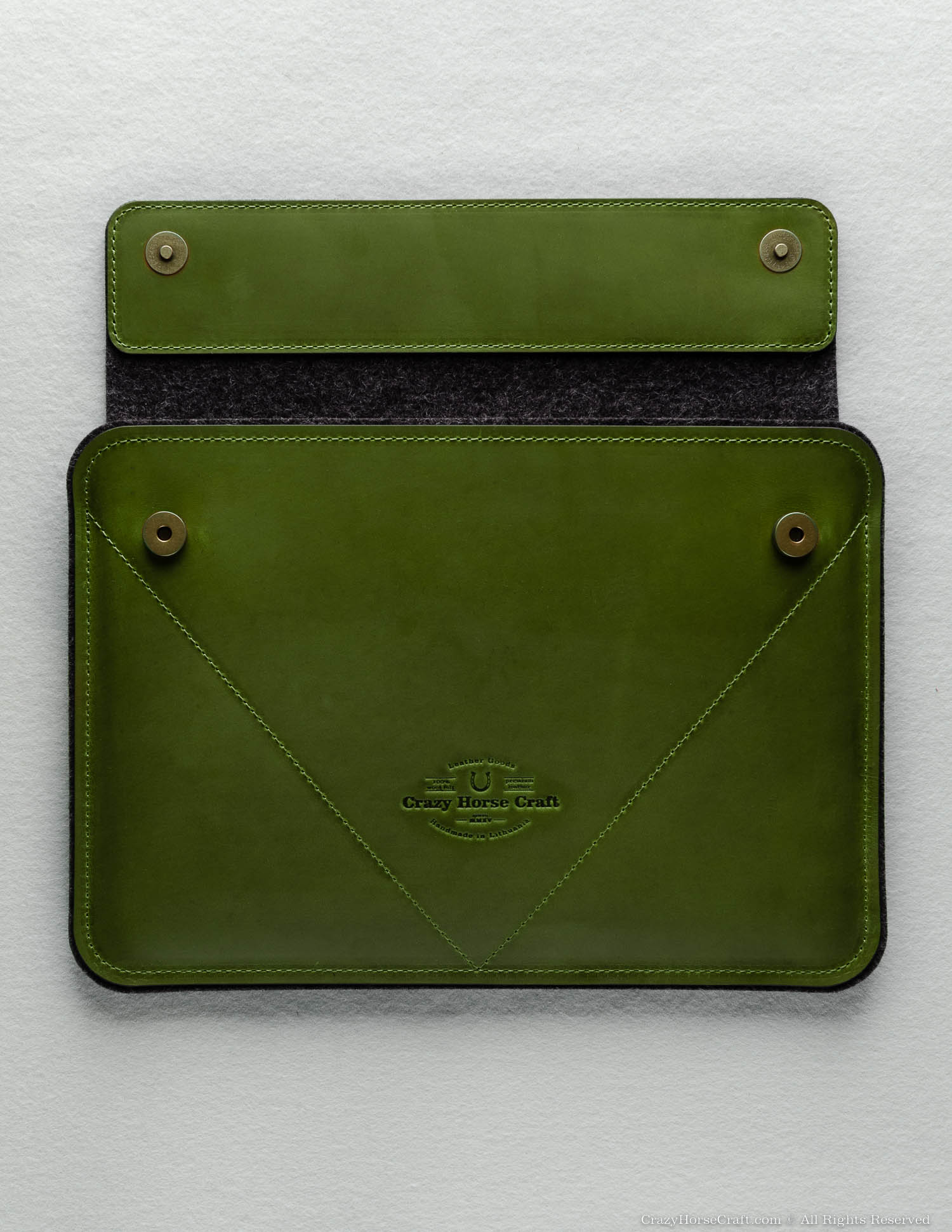 Crazy Horse Craft MacBook Cases custodia MacBook Alpine Green in pelle