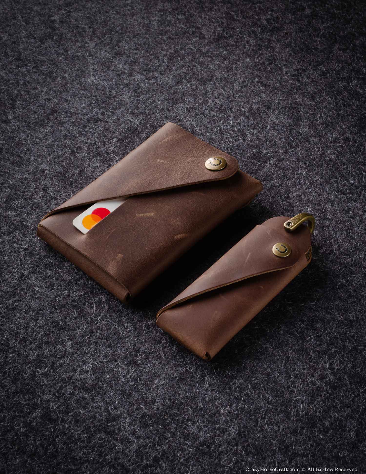 Crazy Horse Craft Minimalist Series set portafoglio e portachiavi in pelle marrone