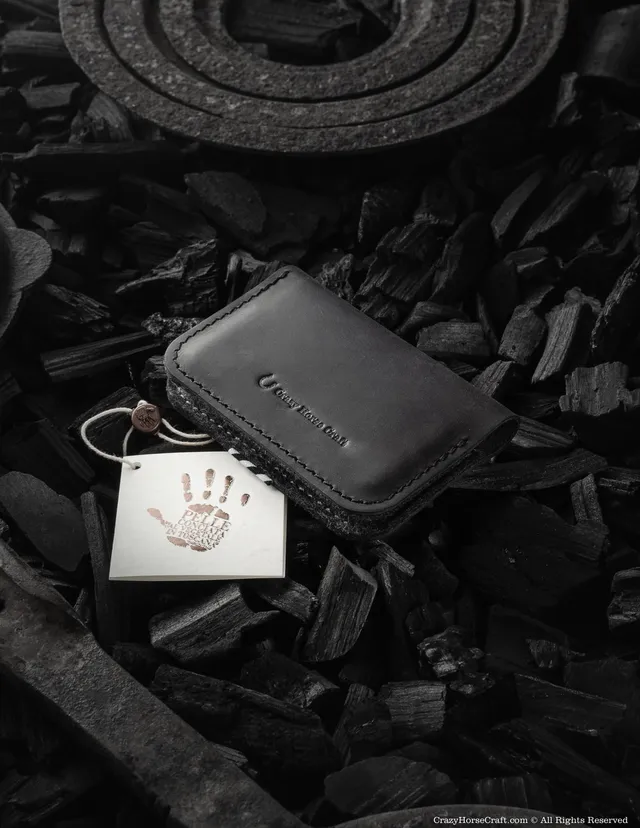 Crazy Horse Craft Wallets & Card Holders porta carte Carbon Black in pelle
