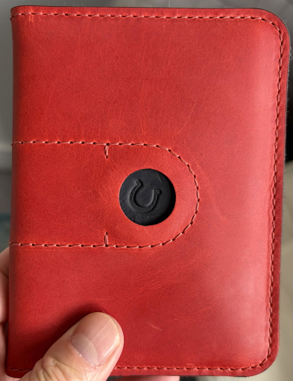 Crazy Horse Craft Wallets & Card Holders Veg-Tanned Leather AirTag Passport Wallet Classic Brown