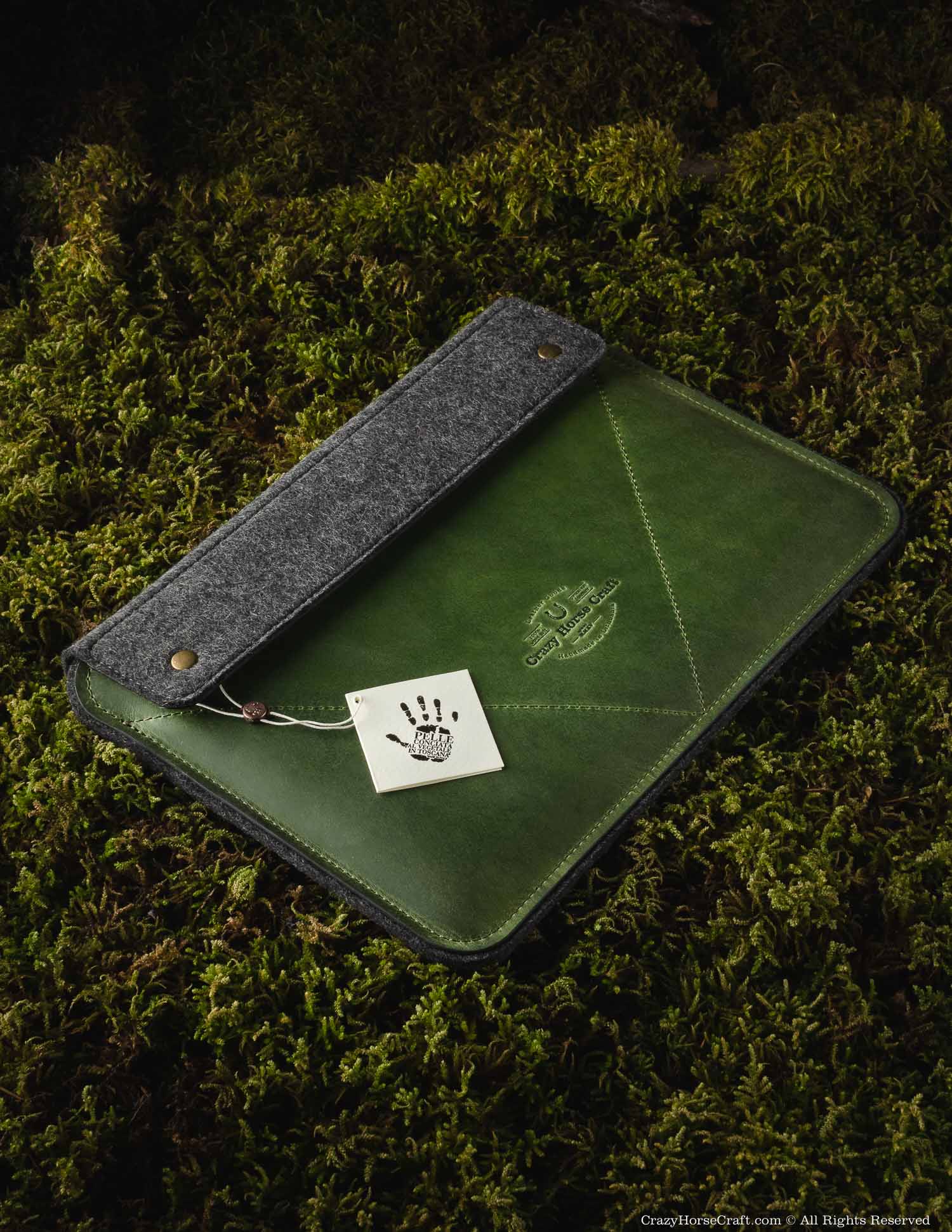 Crazy Horse Craft MacBook Cases custodia MacBook Alpine Green in pelle