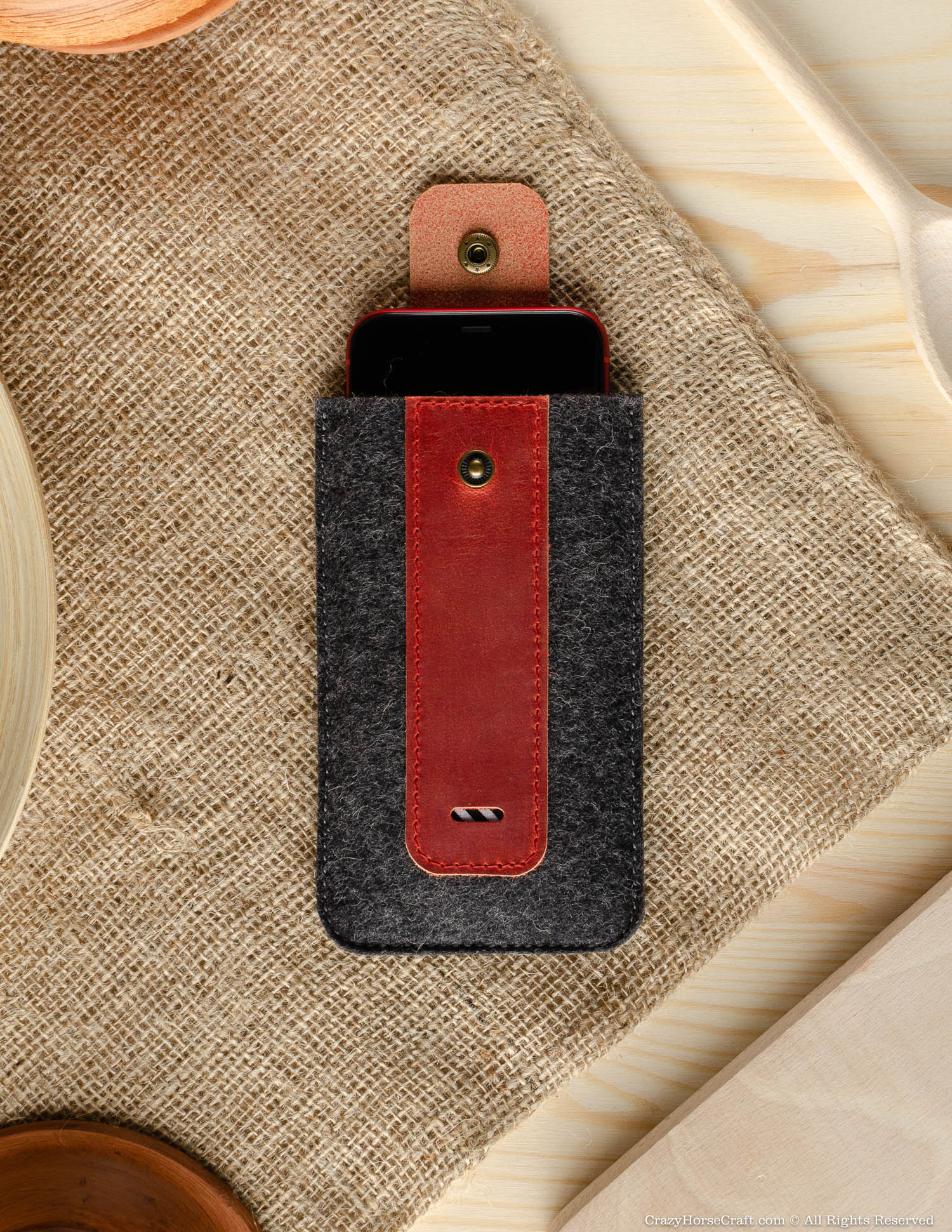 Crazy Horse Craft Phone Cases Custodia iPhone in feltro Fragola Red