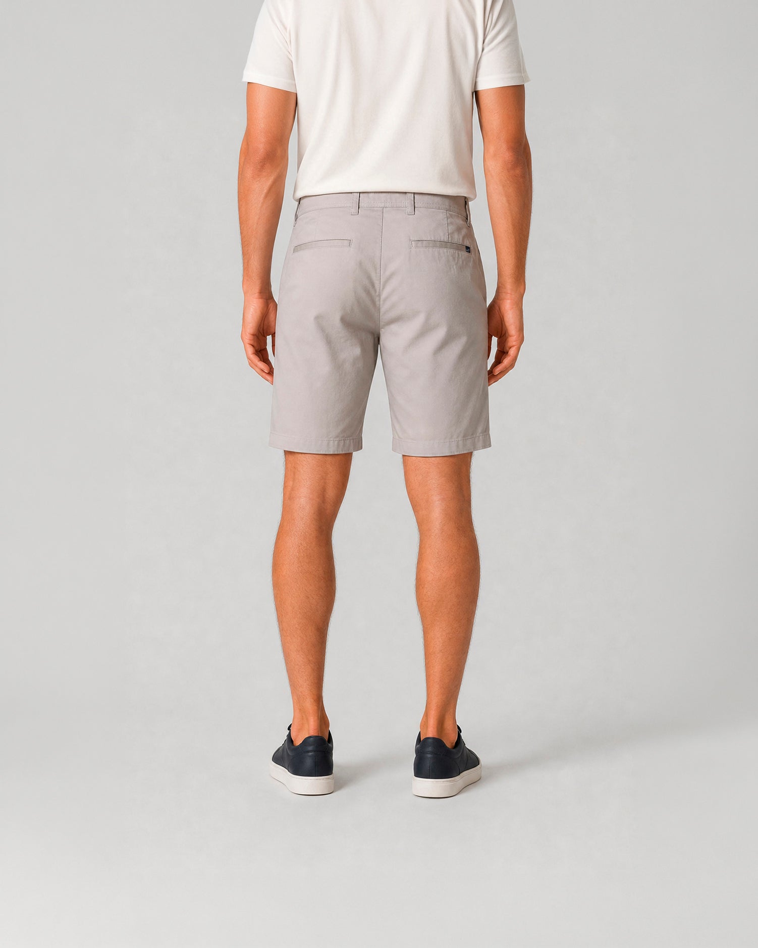 Miguel Bellido Pantalones Pantalón corto pantaloni corti in cotone elasticizzato