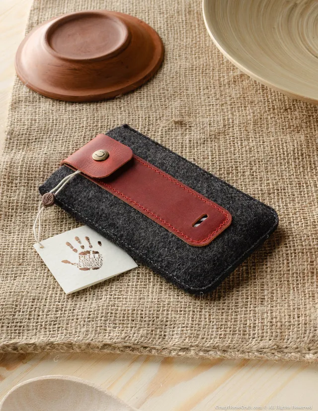 Crazy Horse Craft Phone Cases Custodia iPhone in feltro Fragola Red