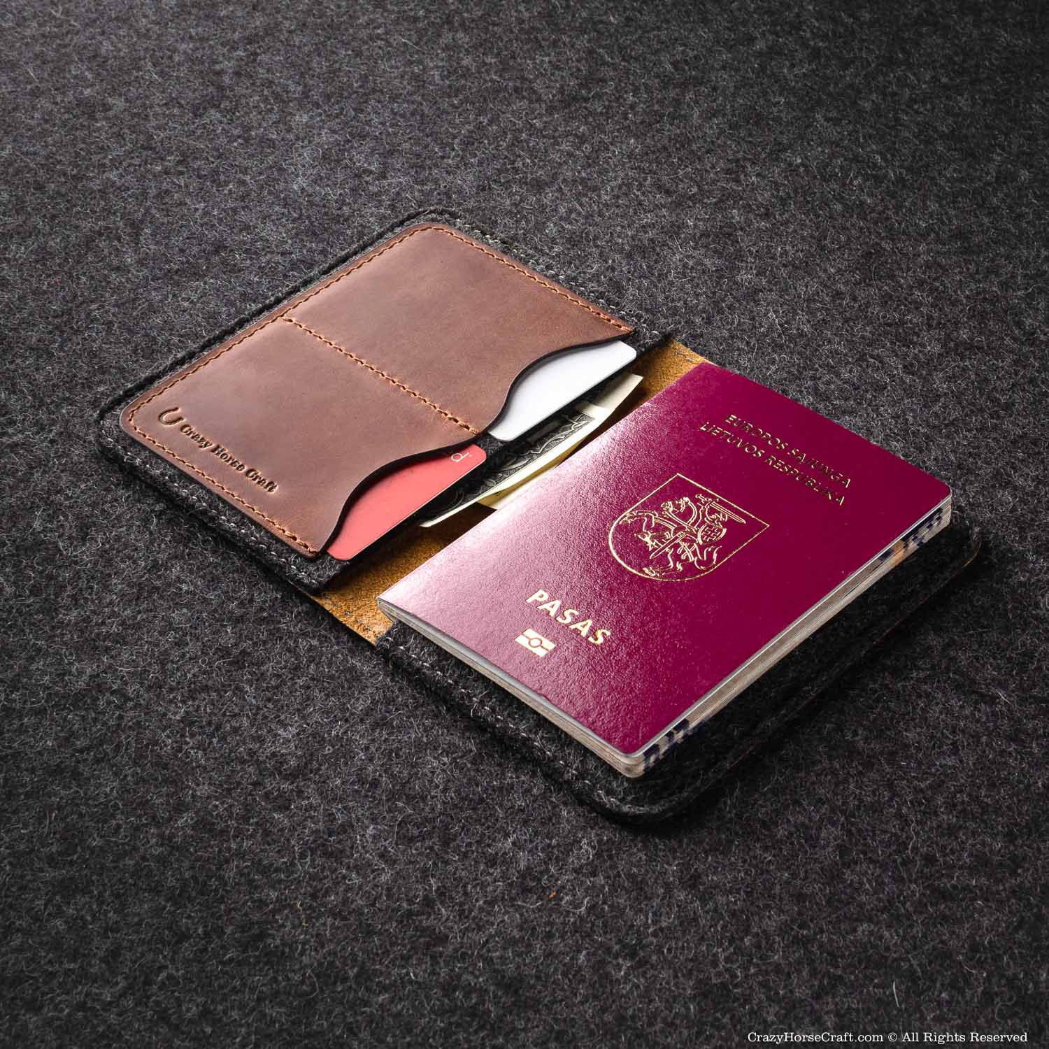 Crazy Horse Craft Wallets & Card Holders portafoglio passaporto Classic Brown