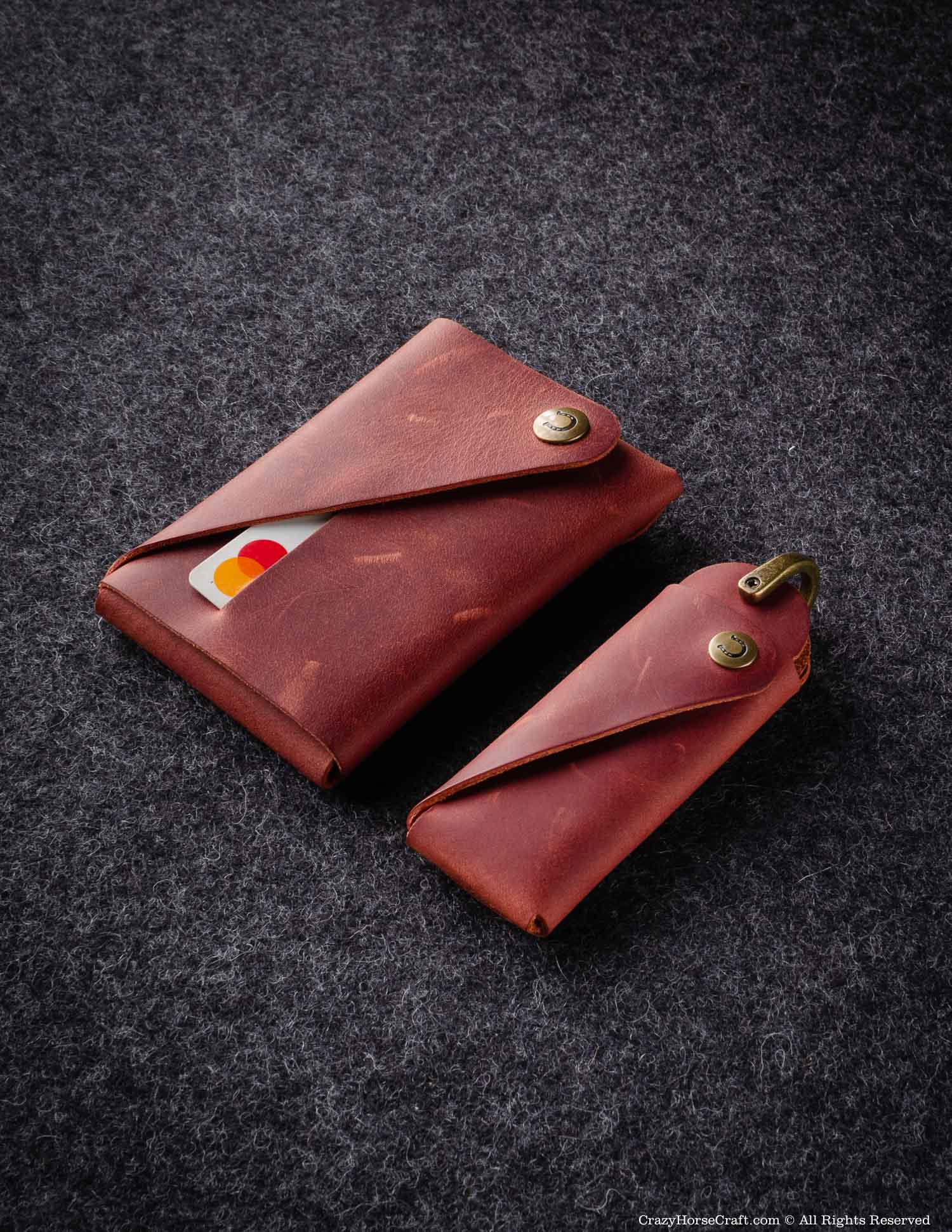 Crazy Horse Craft Minimalist Series set portafoglio e portachiavi in pelle marrone
