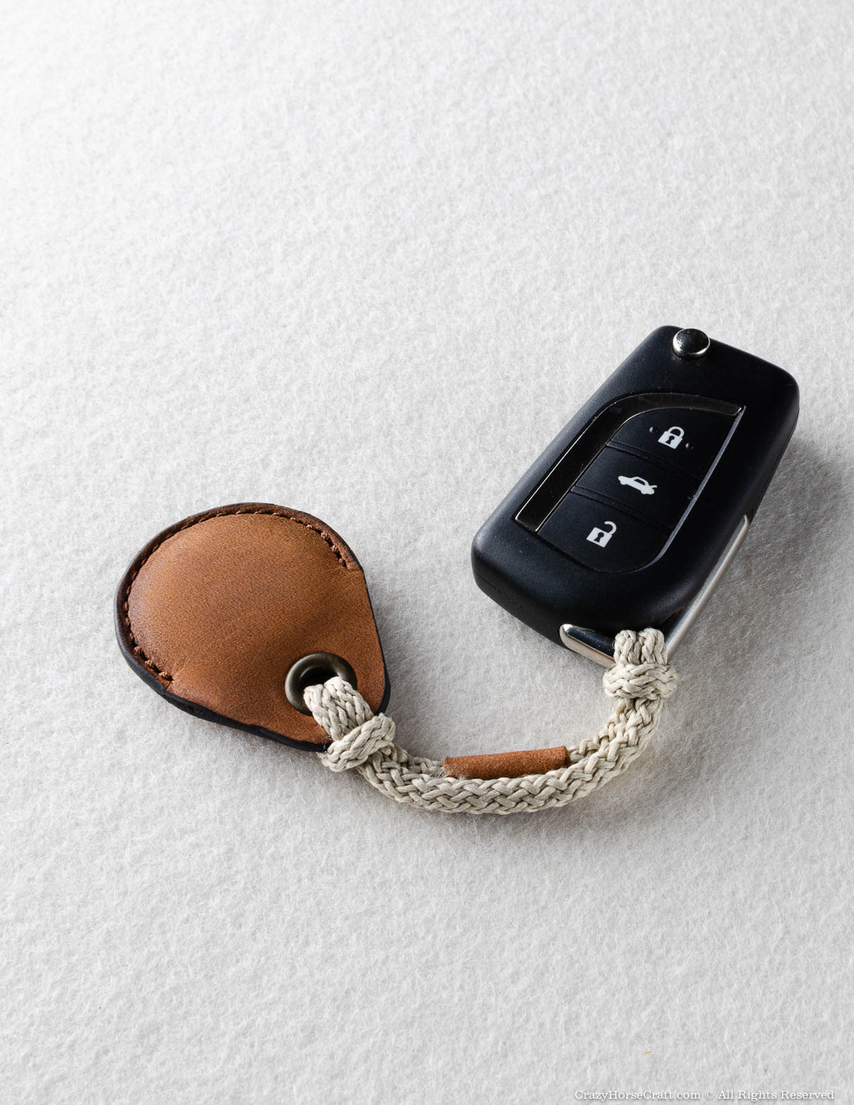 Crazy Horse Craft AirTag Holders porta AirTag in pelle marrone