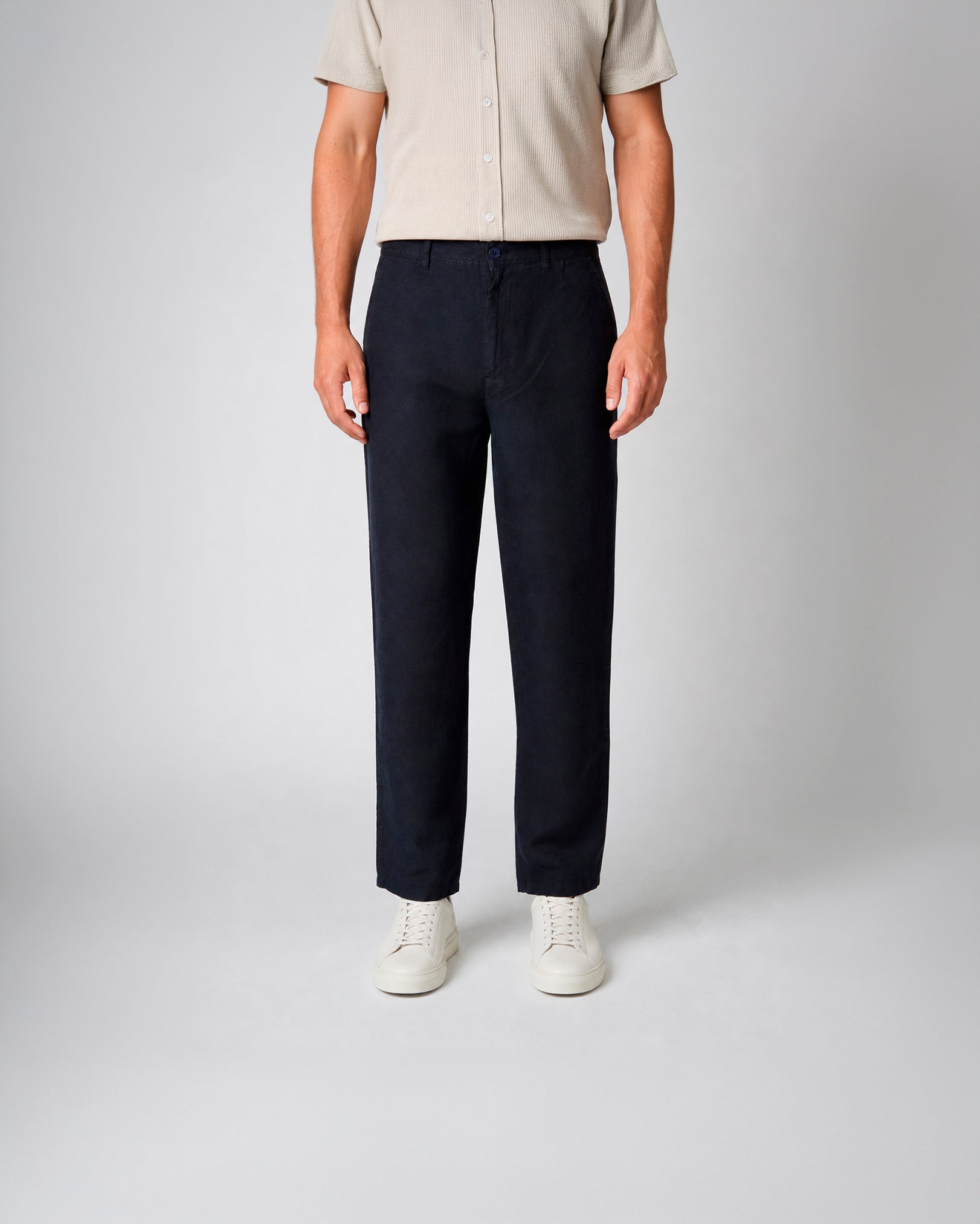 Miguel Bellido Pantalones Pantalón chino con pinzas pantalone in lino blu