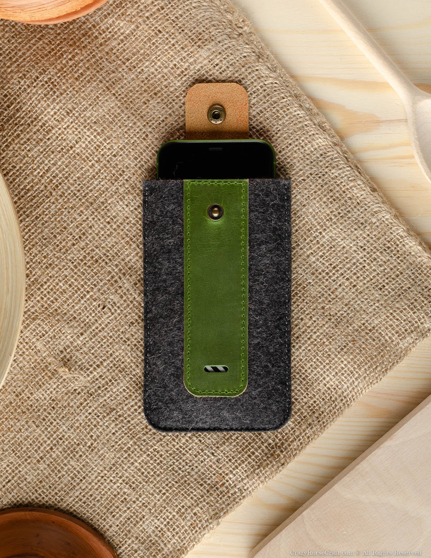Crazy Horse Craft Phone Cases Wool Felt Phone Sleeve custodia iPhone verde alpino