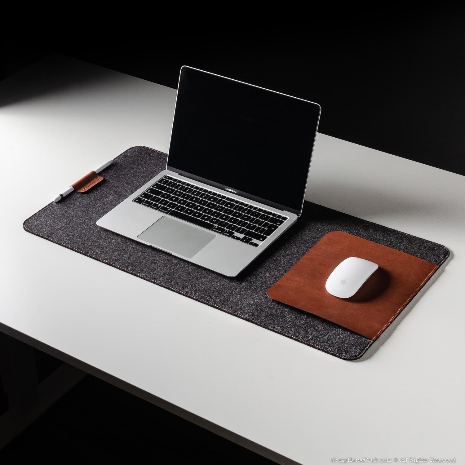 Crazy Horse Craft Desk Accessories Desk Mat sottomano in feltro e pelle Classic Brown