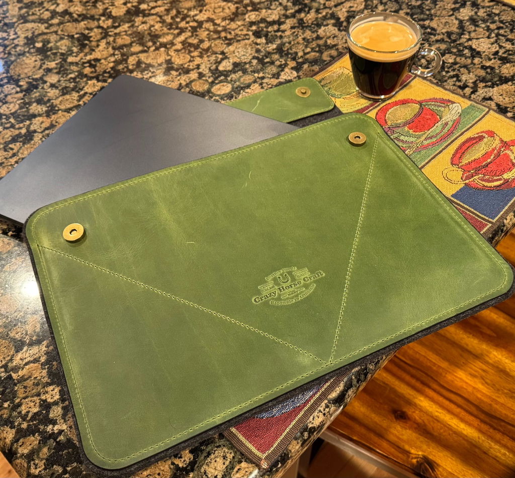 Crazy Horse Craft MacBook Cases custodia MacBook Alpine Green in pelle