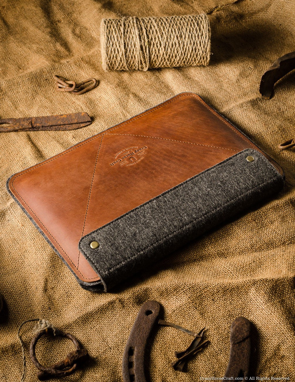 Crazy Horse Craft iPad and Kindle Cases custodia iPad in pelle marrone con supporto