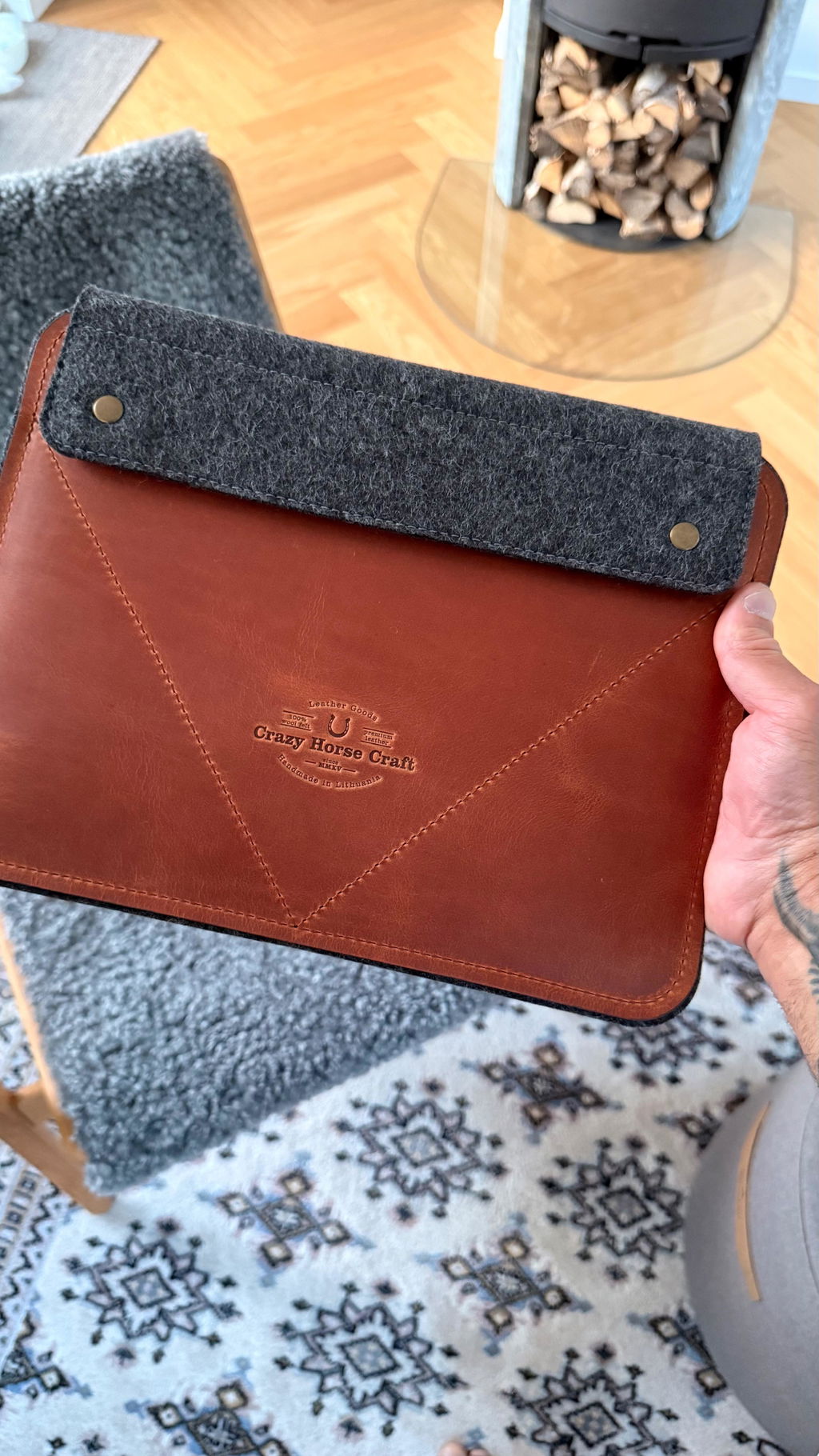 Crazy Horse Craft iPad and Kindle Cases custodia iPad in pelle marrone con supporto