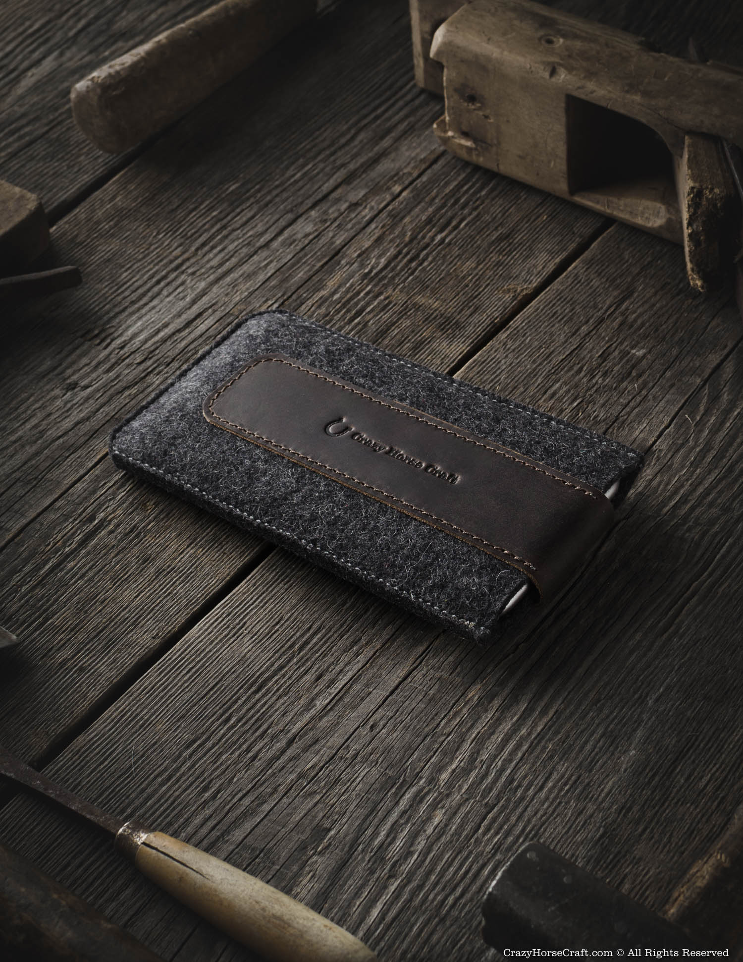 Crazy Horse Craft Phone Cases custodia iPhone Wood Brown in feltro