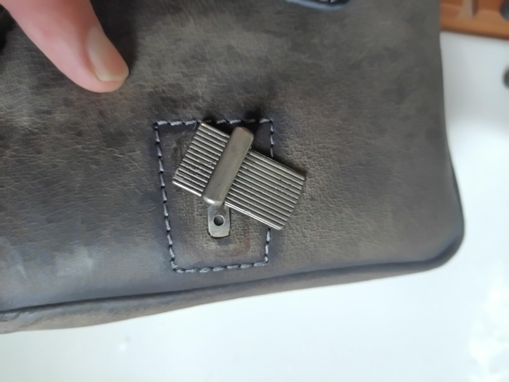 myledershop Gürtel-/Taschen borsetta verticale in pelle di bufalo marrone