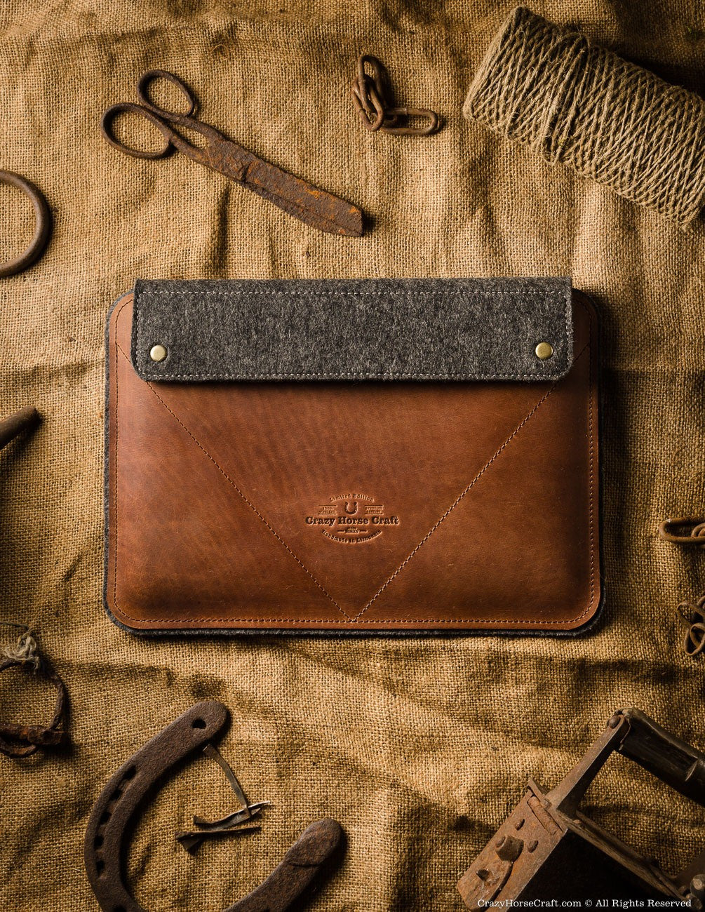 Crazy Horse Craft iPad and Kindle Cases custodia iPad in pelle marrone con supporto