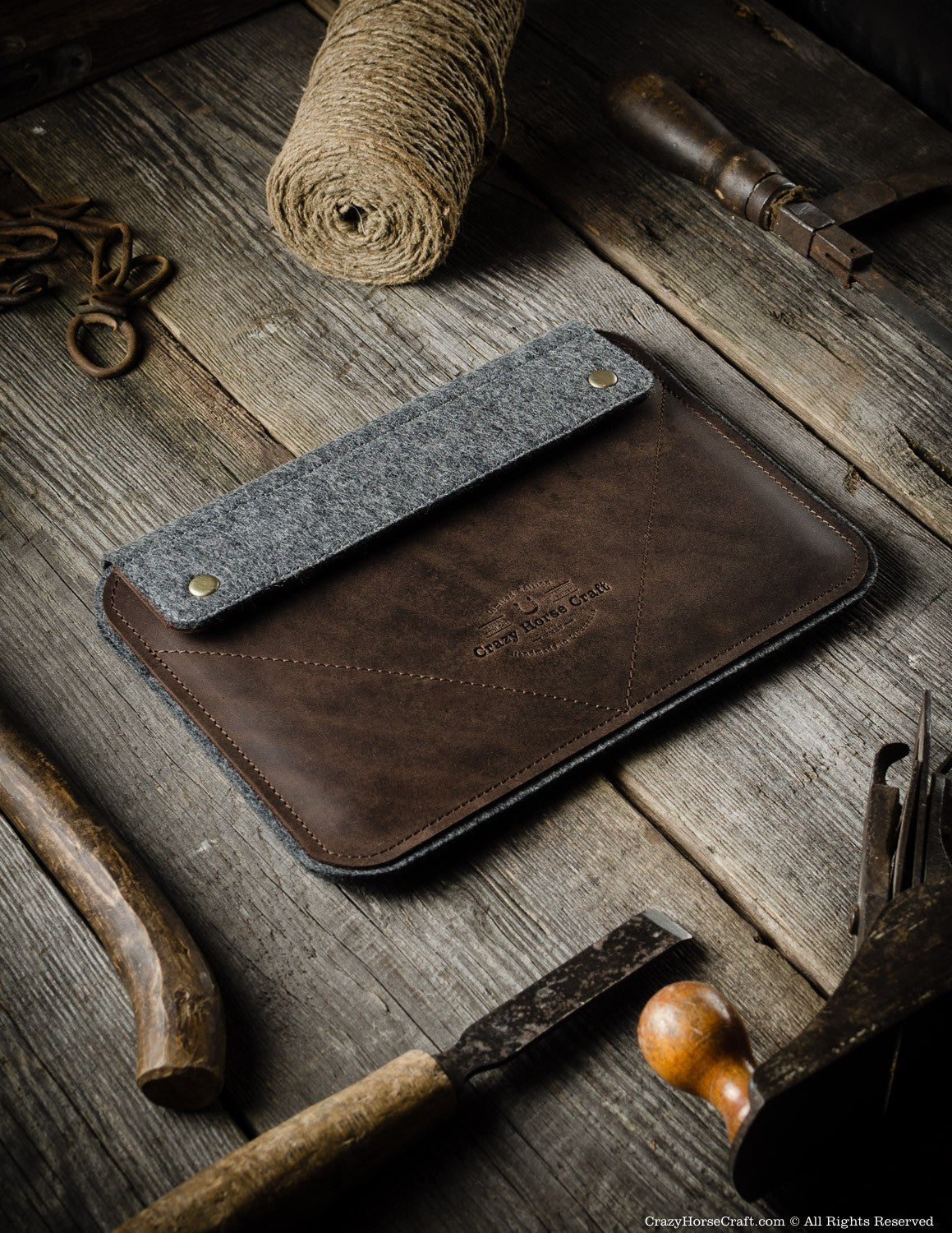 Crazy Horse Craft iPad and Kindle Cases Custodia iPad Wood Brown con supporto