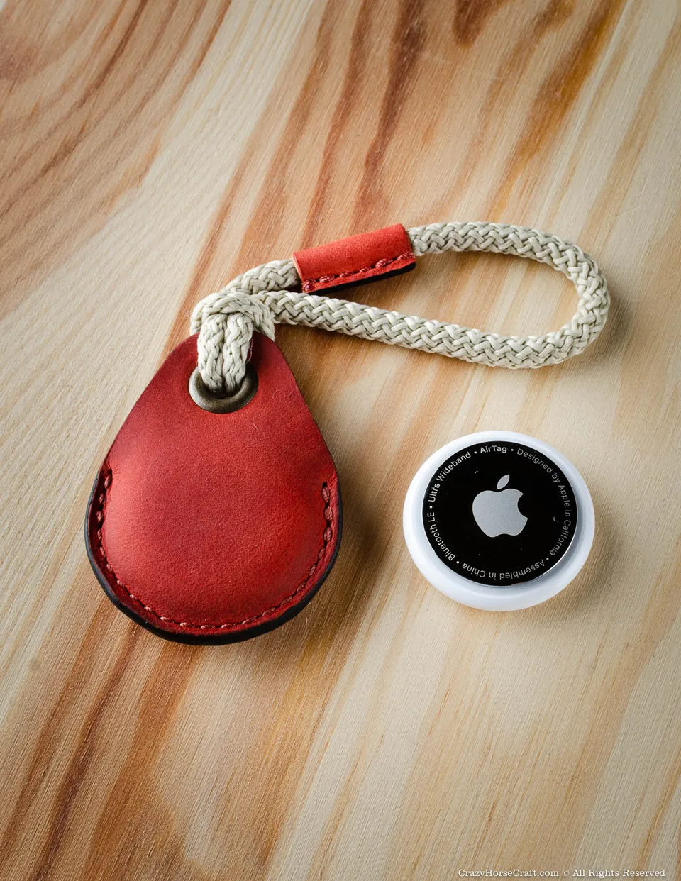 Crazy Horse Craft AirTag Holders porta AirTag in pelle Fragola Red
