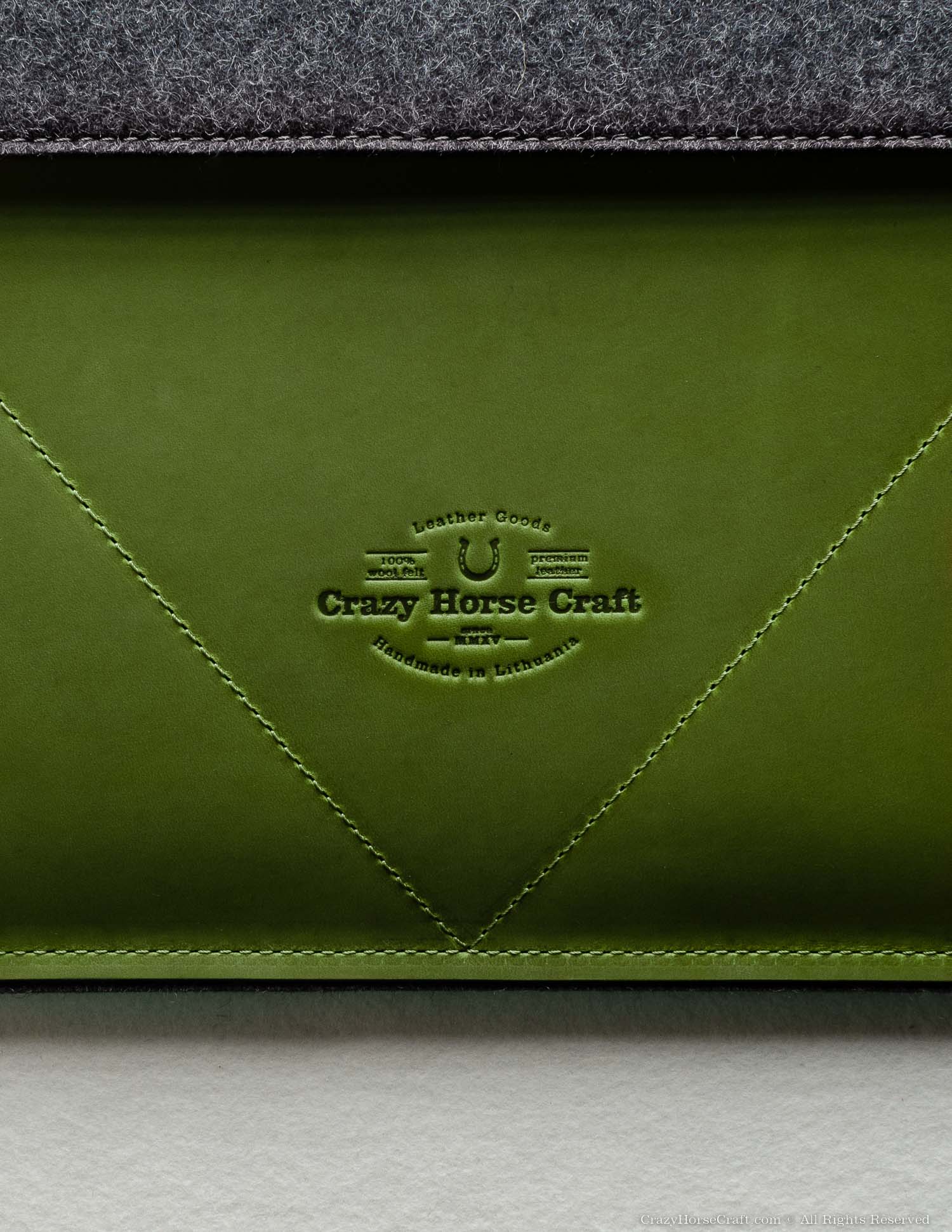 Crazy Horse Craft MacBook Cases custodia MacBook Alpine Green in pelle