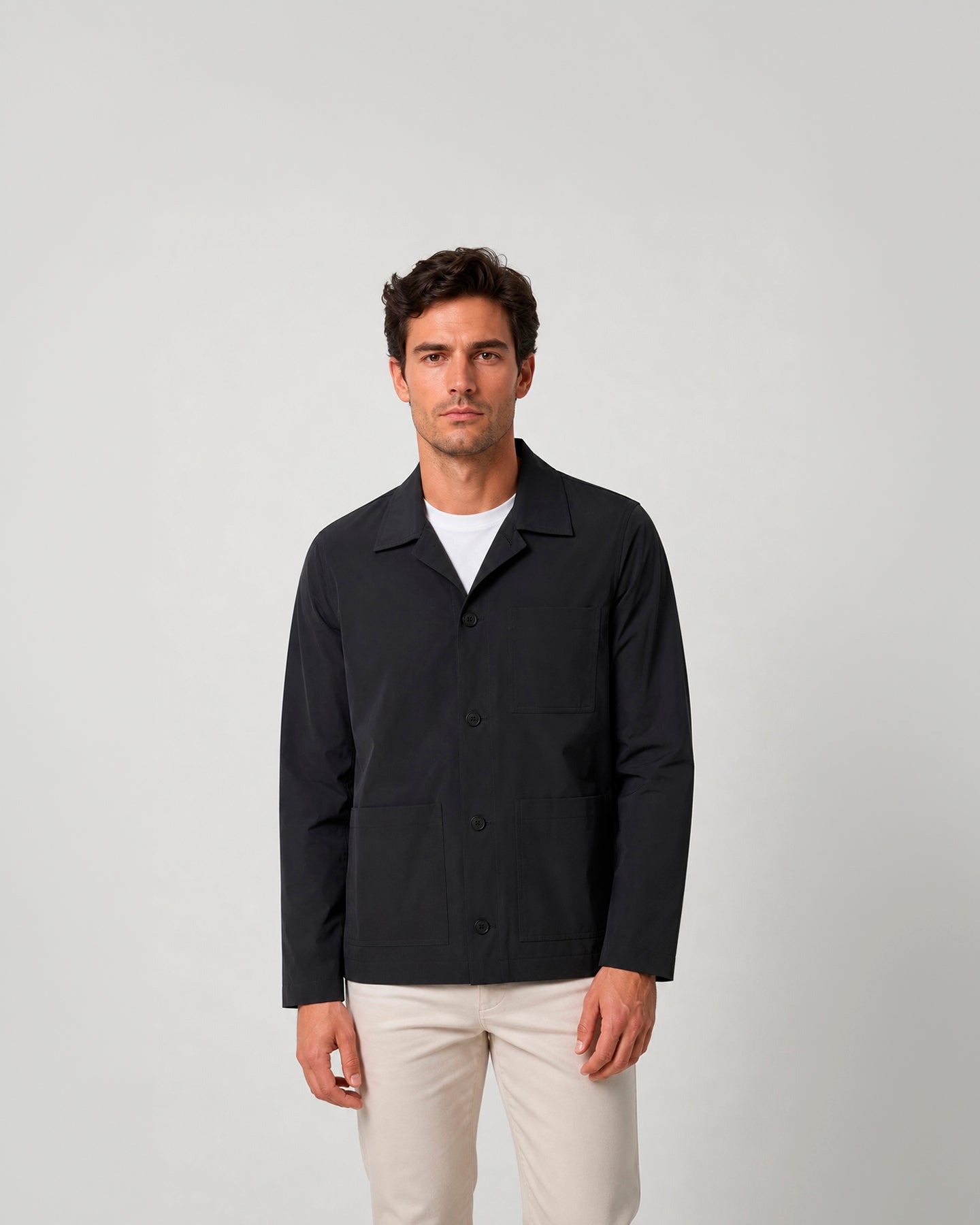 Miguel Bellido Americanas, Sobrecamisas y Chaquetas sovracamicia in tessuto tecnico elasticizzato
