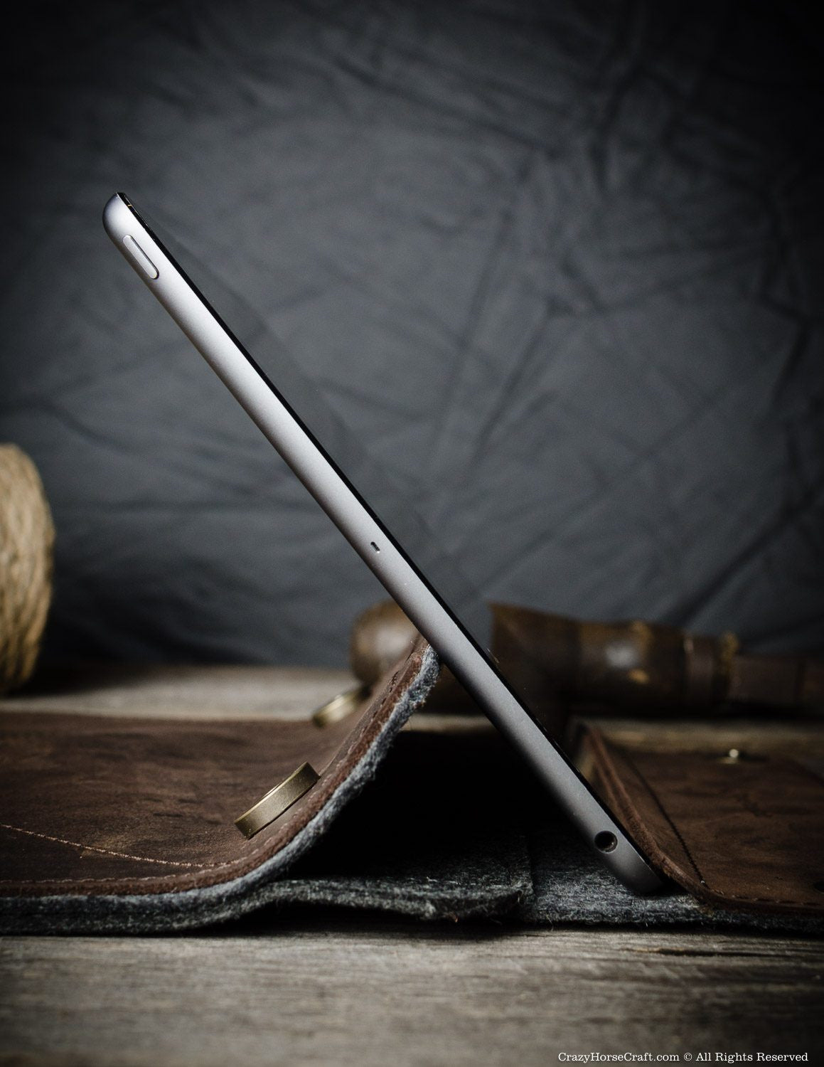 Crazy Horse Craft iPad and Kindle Cases Custodia iPad Wood Brown con supporto