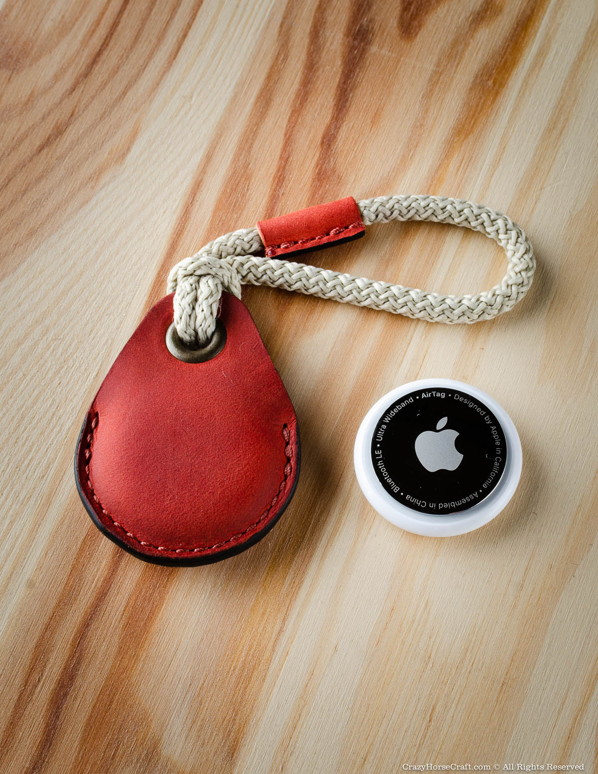 Crazy Horse Craft AirTag Holders porta AirTag in pelle Fragola Red