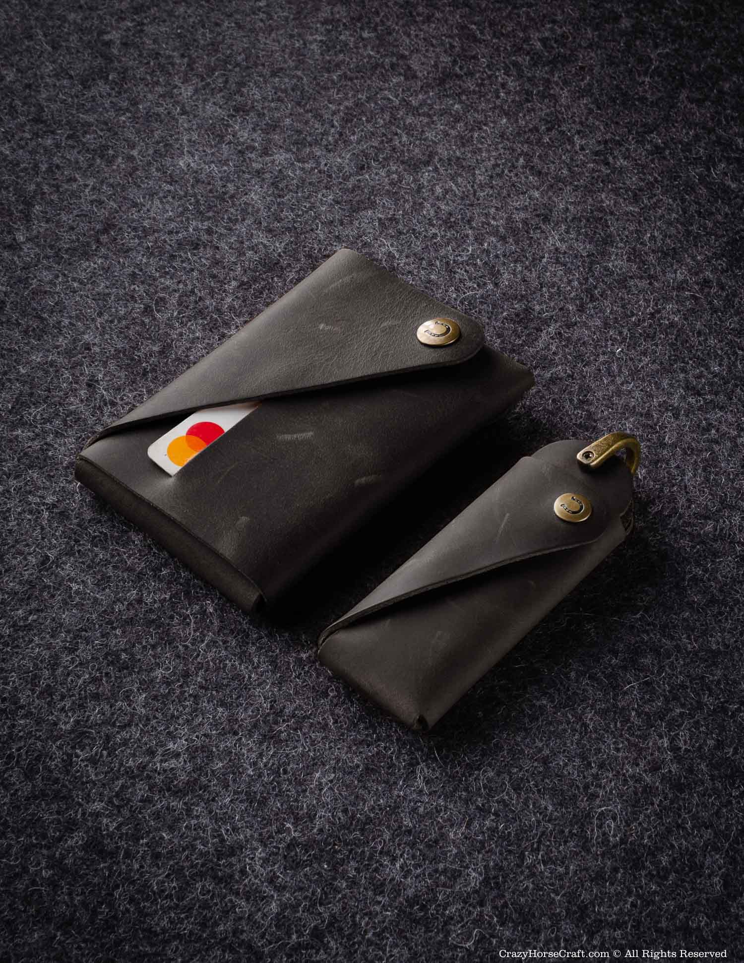 Crazy Horse Craft Minimalist Series set portafoglio e portachiavi in pelle marrone