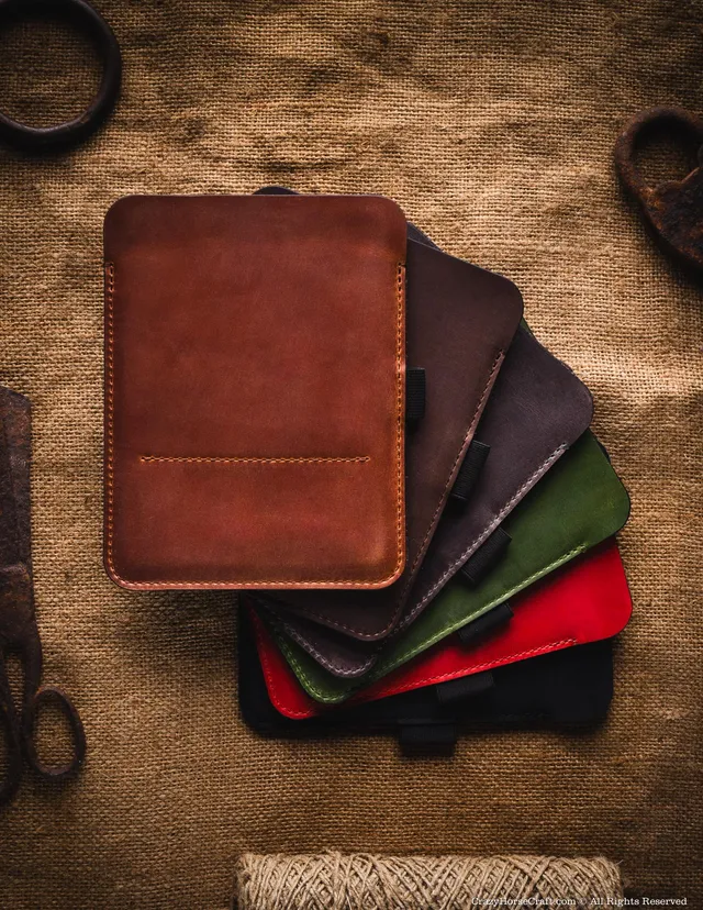 Crazy Horse Craft iPad and Kindle Cases Classic Leather & Felt Kindle Case / Sleeve custodia Kindle marrone classico in pelle vegetale