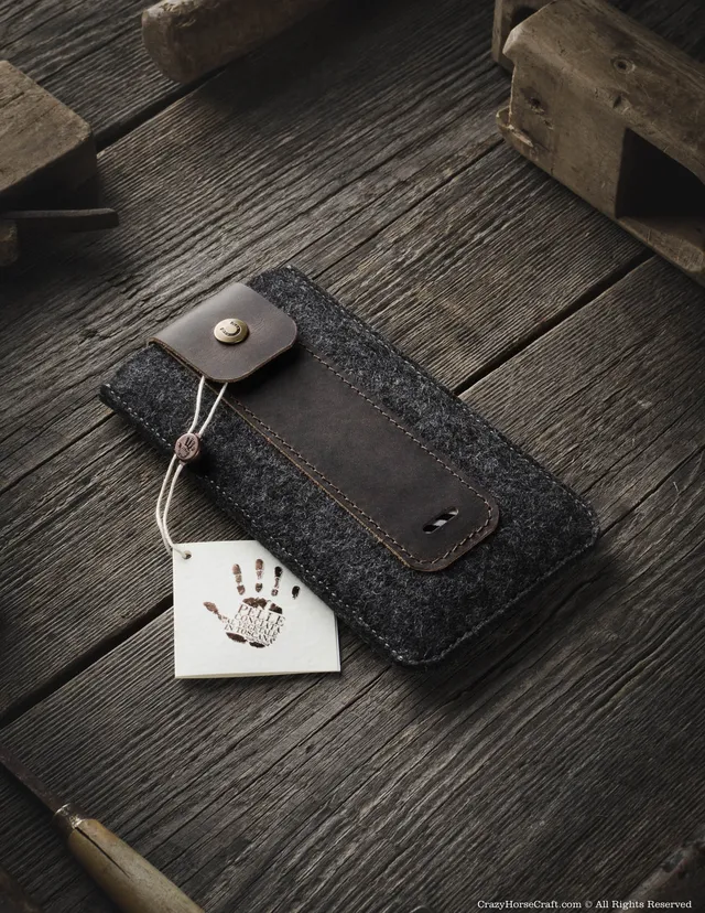 Crazy Horse Craft Phone Cases custodia iPhone Wood Brown in feltro