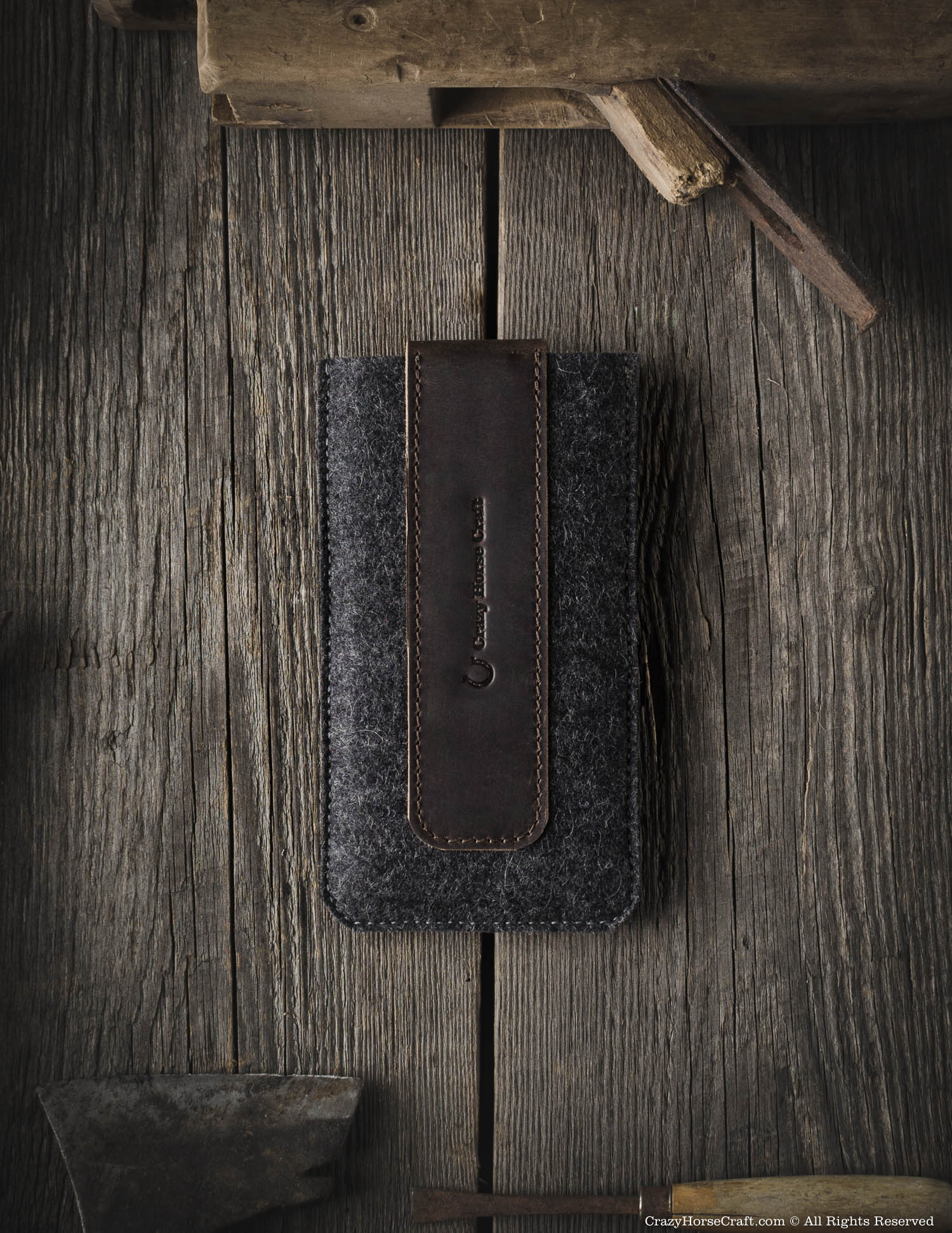 Crazy Horse Craft Phone Cases custodia iPhone Wood Brown in feltro