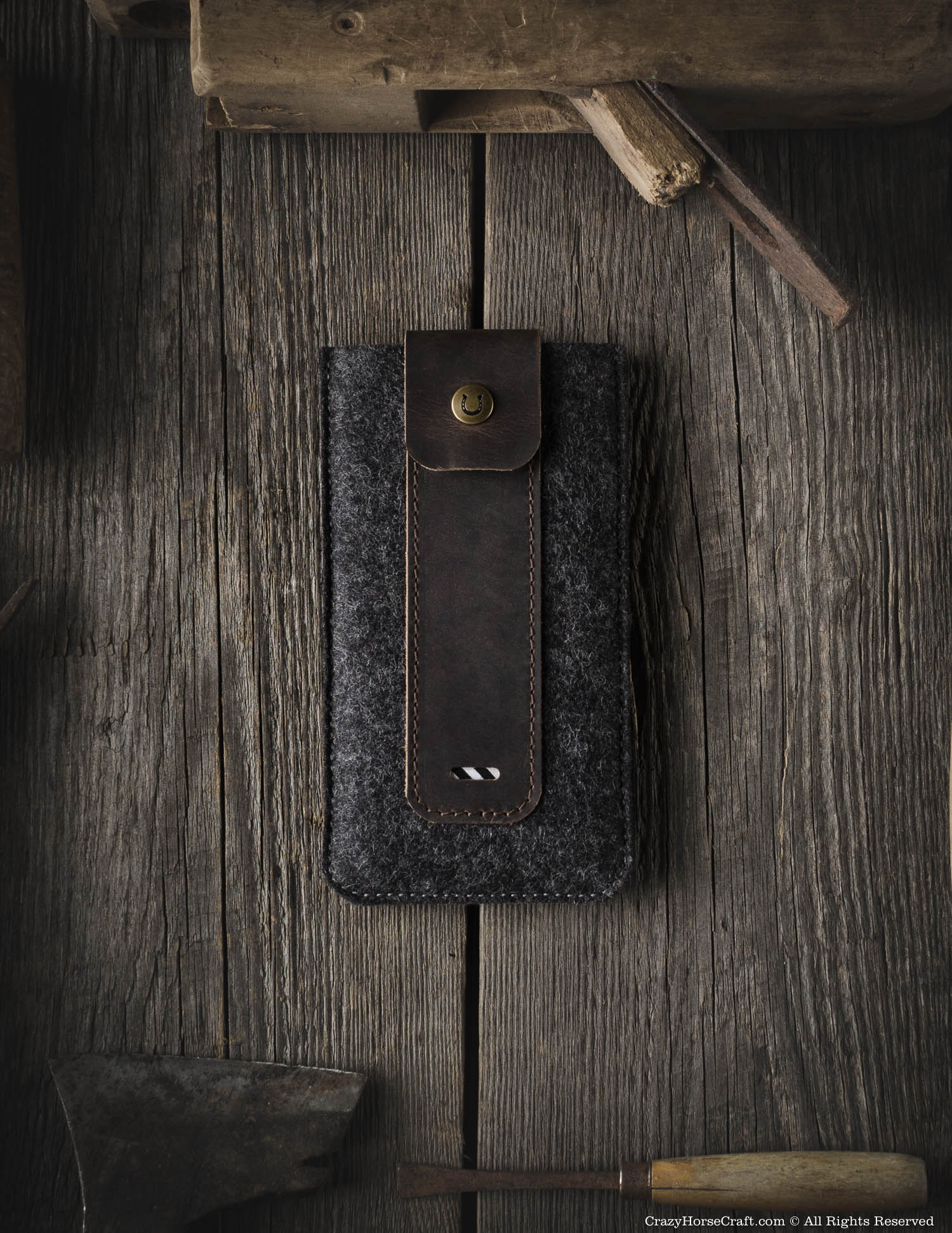 Crazy Horse Craft Phone Cases custodia iPhone Wood Brown in feltro