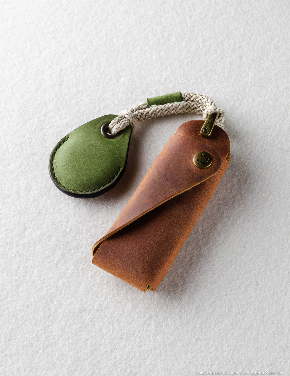 Crazy Horse Craft AirTag Holders porta AirTag Alpine Green