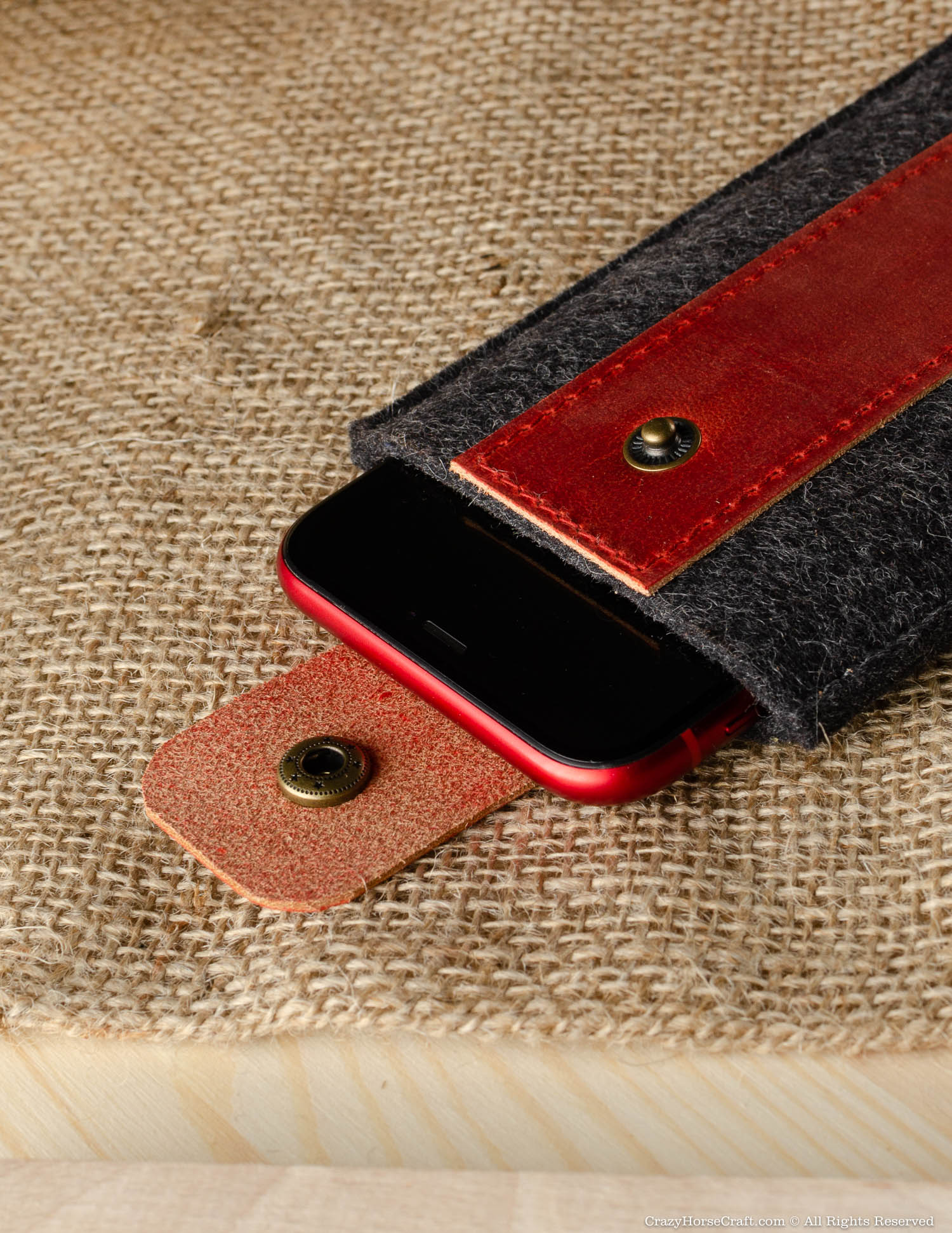 Crazy Horse Craft Phone Cases Custodia iPhone in feltro Fragola Red