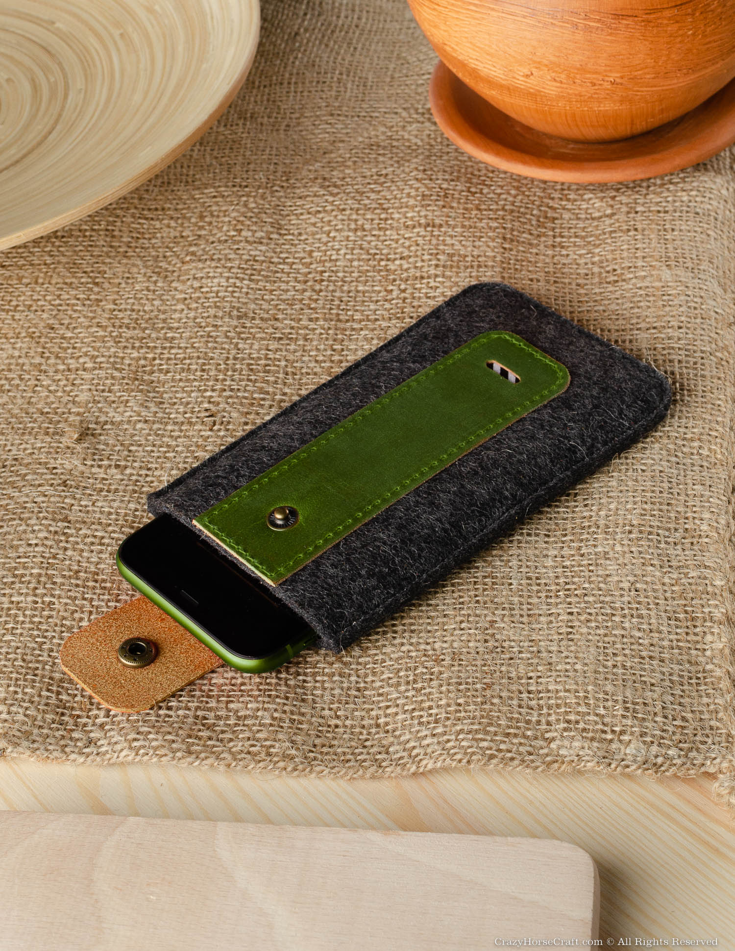 Crazy Horse Craft Phone Cases Wool Felt Phone Sleeve custodia iPhone verde alpino