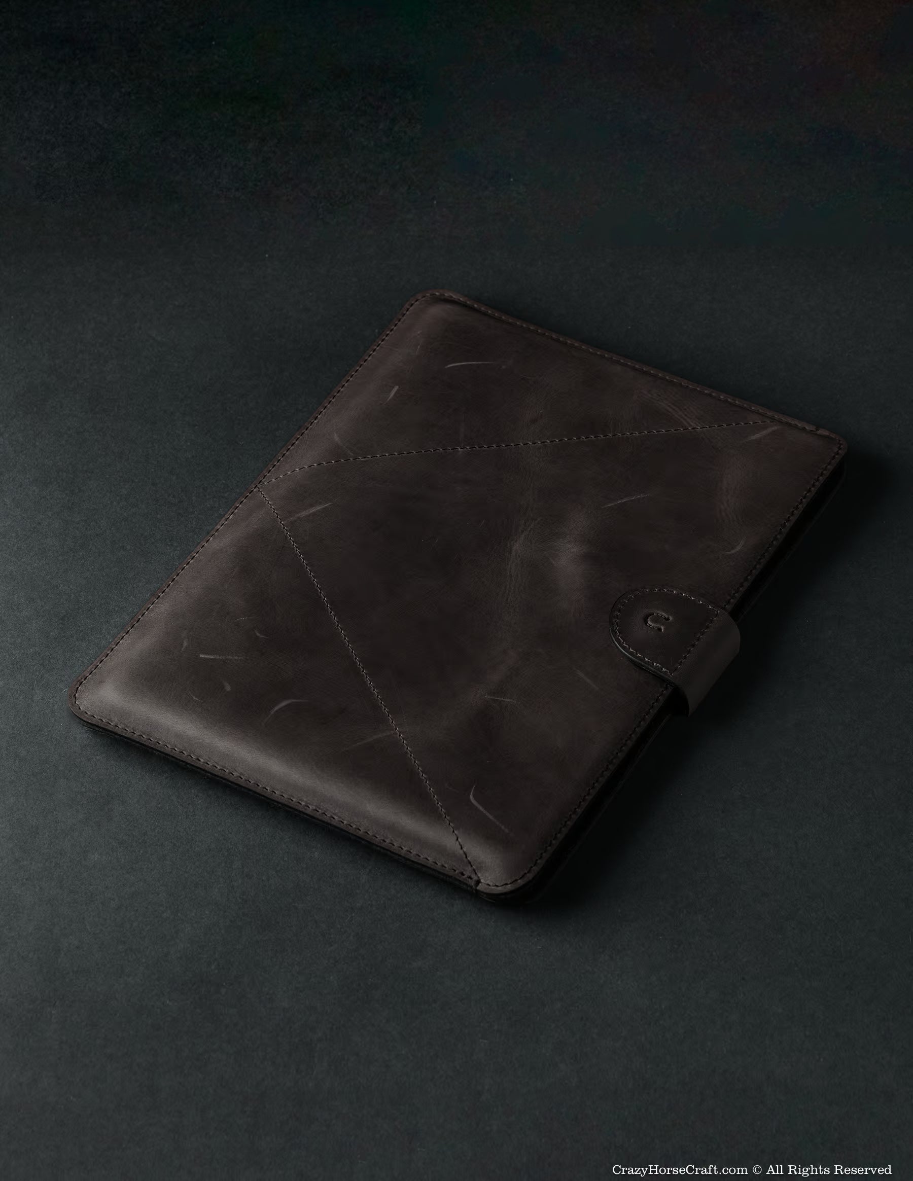 Crazy Horse Craft MacBook Cases custodia MacBook Neo Classic Brown in pelle