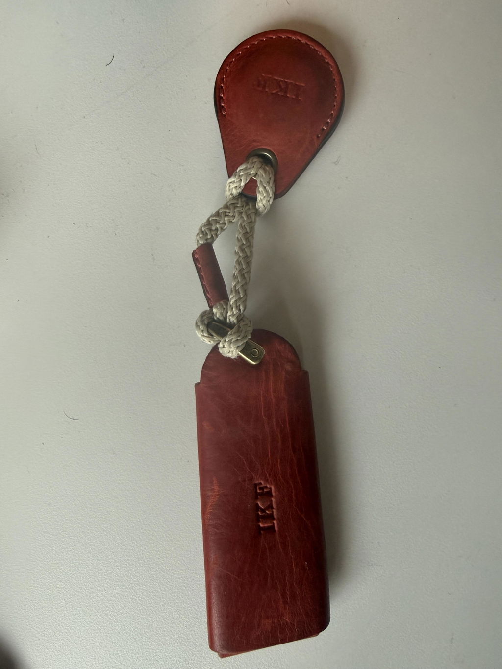 Crazy Horse Craft AirTag Holders porta AirTag in pelle Fragola Red