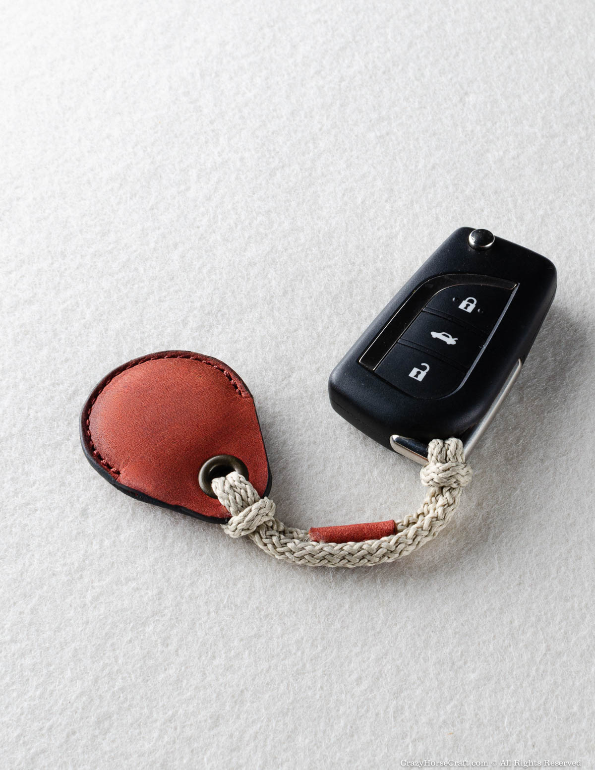 Crazy Horse Craft AirTag Holders porta AirTag in pelle Fragola Red