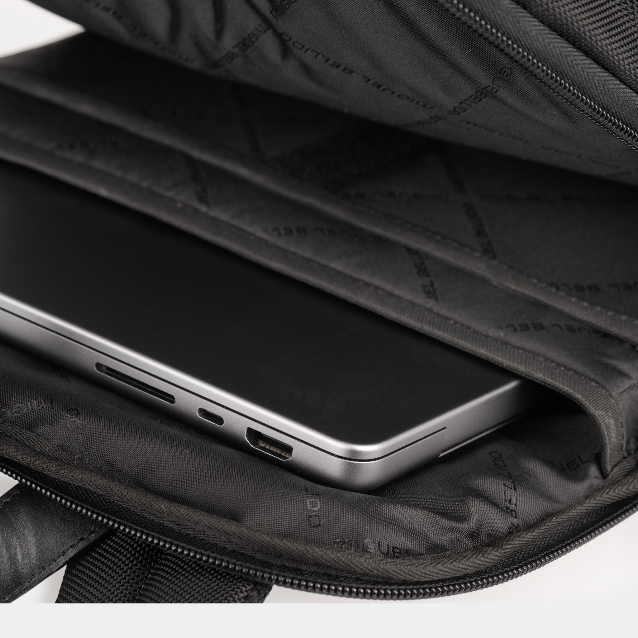 Miguel Bellido Mochilas para hombre Seúl zaino nero per laptop 15 pollici