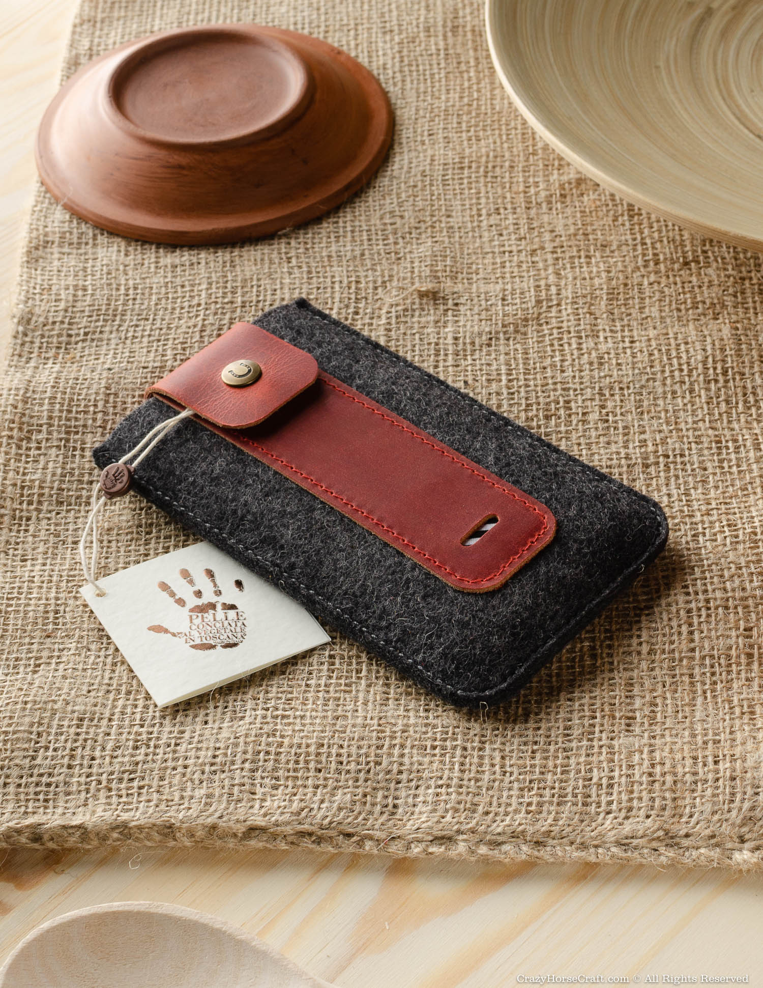 Crazy Horse Craft Phone Cases Custodia iPhone in feltro Fragola Red